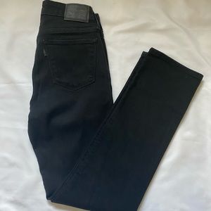 Levi’s 712 Slim Jeans